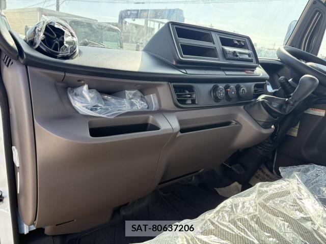 Mitsubishi CANTER 2024-09 4108599-23
