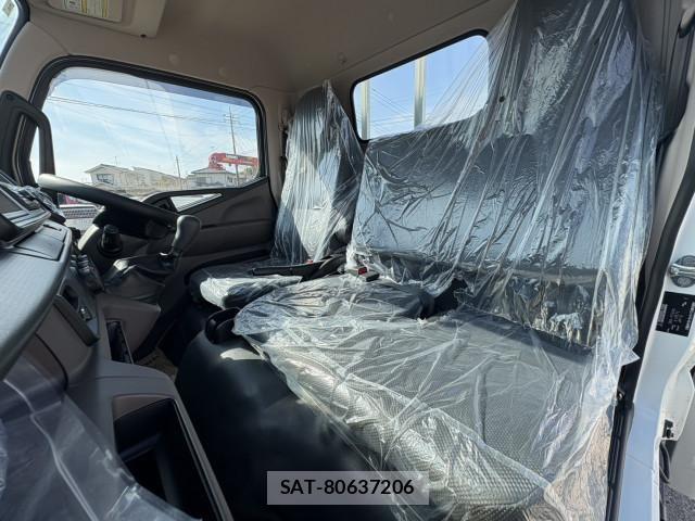 Mitsubishi CANTER 2024-09 4108599-24