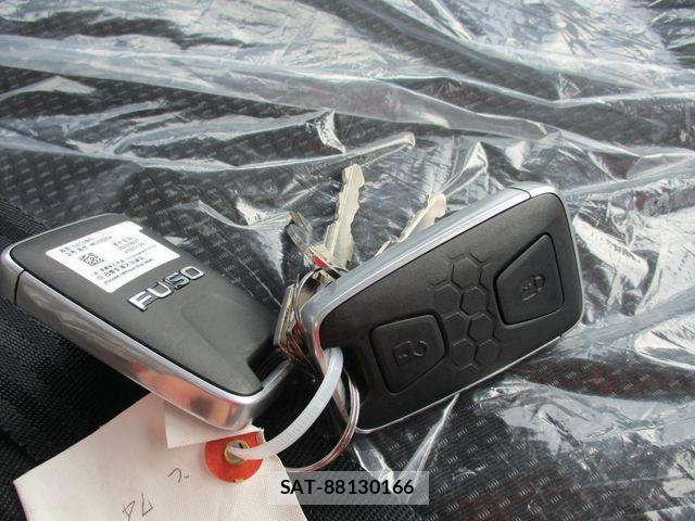 Mitsubishi CANTER 2024-10 4174878-26