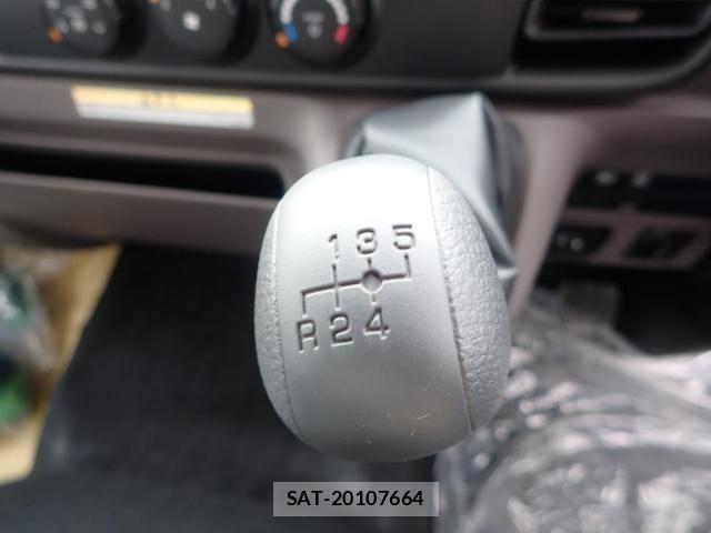 Mitsubishi CANTER 2025-10 4174875-11