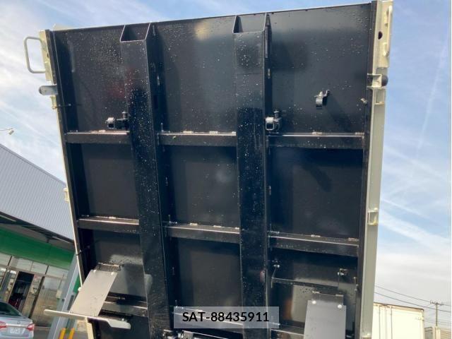 Mitsubishi CANTER 2025-11 4321204-11