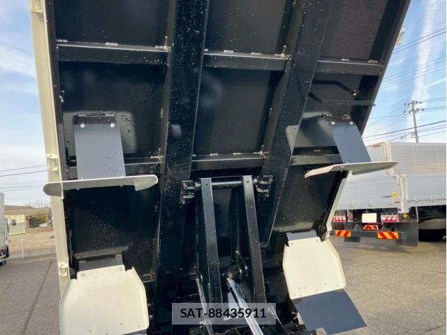 Mitsubishi CANTER 2025-11 4321204-12