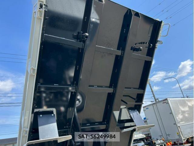 Mitsubishi CANTER 2025-11 4370058-11