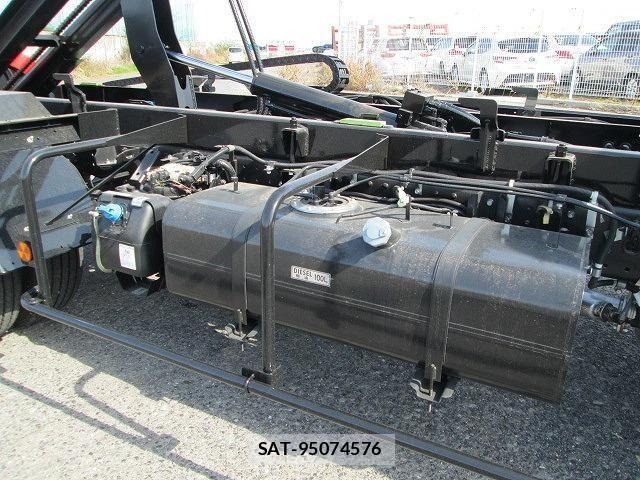 Mitsubishi CANTER 2025-11 4370053-11