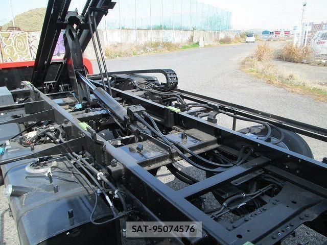 Mitsubishi CANTER 2025-11 4370053-12