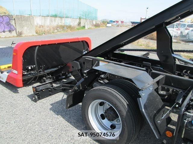 Mitsubishi CANTER 2025-11 4370053-17