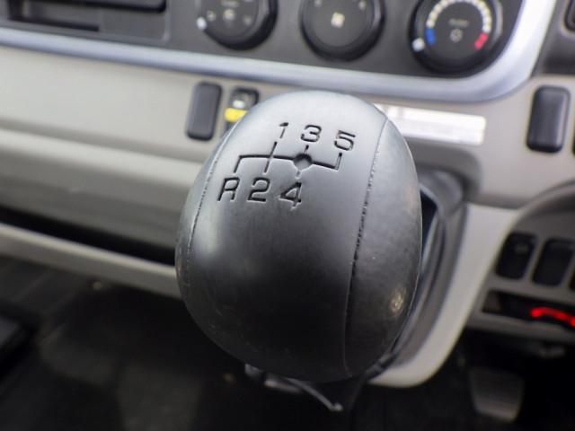Mitsubishi CANTER 2018-10 4384408-14