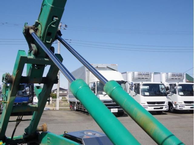 Mitsubishi CANTER 2018-12 4384406-12