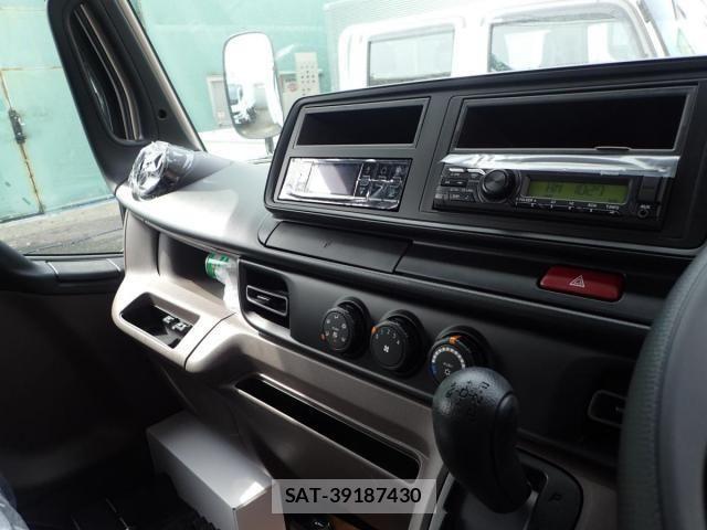 Mitsubishi CANTER 2025-12 4588403-14