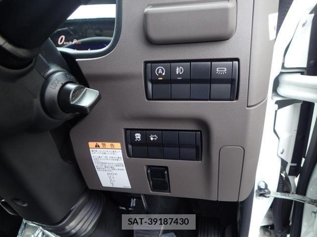 Mitsubishi CANTER 2025-12 4588403-19