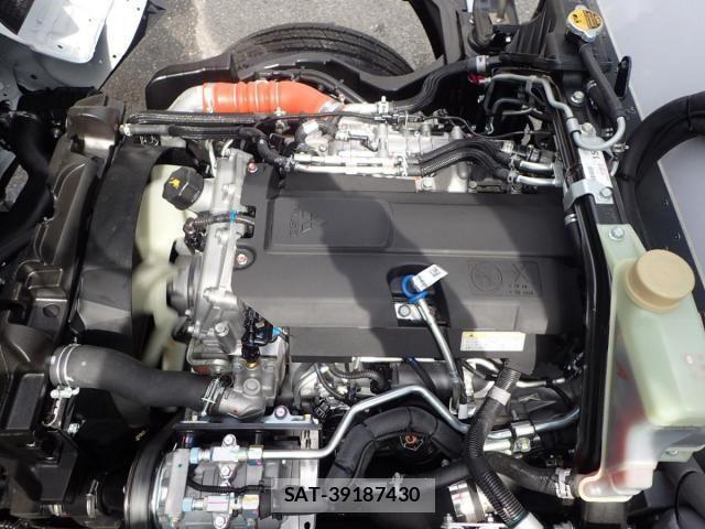 Mitsubishi CANTER 2025-12 4588403-24