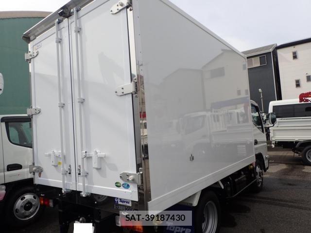 Mitsubishi CANTER 2025-12 4588403-3