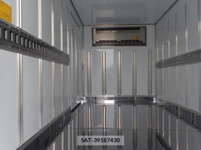 Mitsubishi CANTER 2025-12 4588403-4