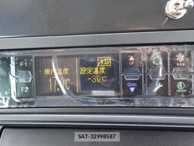 Mitsubishi CANTER 2025-12 4588410-21