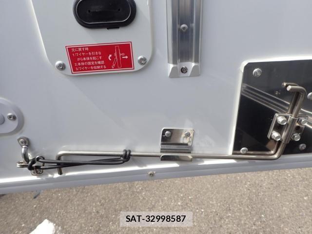 Mitsubishi CANTER 2025-12 4588410-3