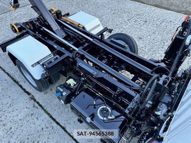 Mitsubishi CANTER 2025-11 4588385-11