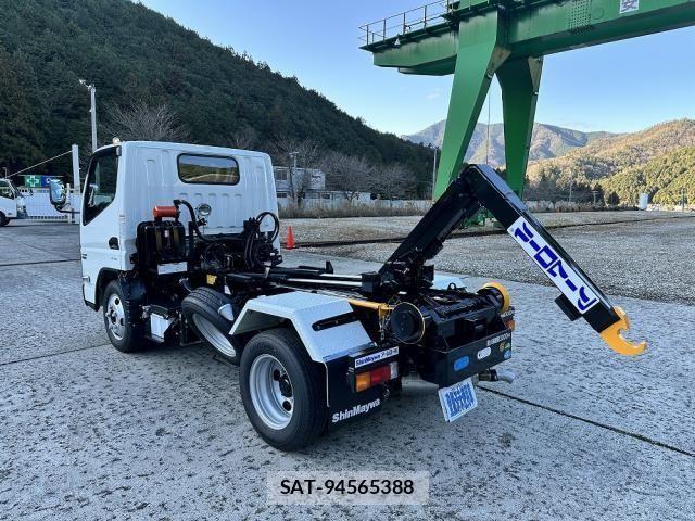 Mitsubishi CANTER 2025-11 4588385-1