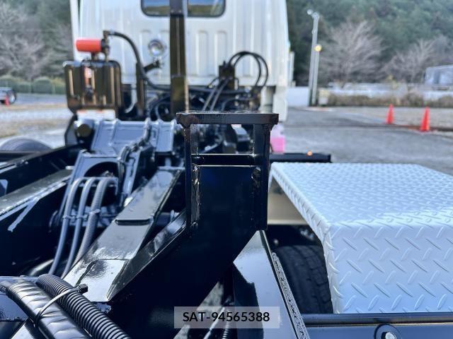 Mitsubishi CANTER 2025-11 4588385-20