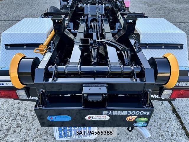Mitsubishi CANTER 2025-11 4588385-21