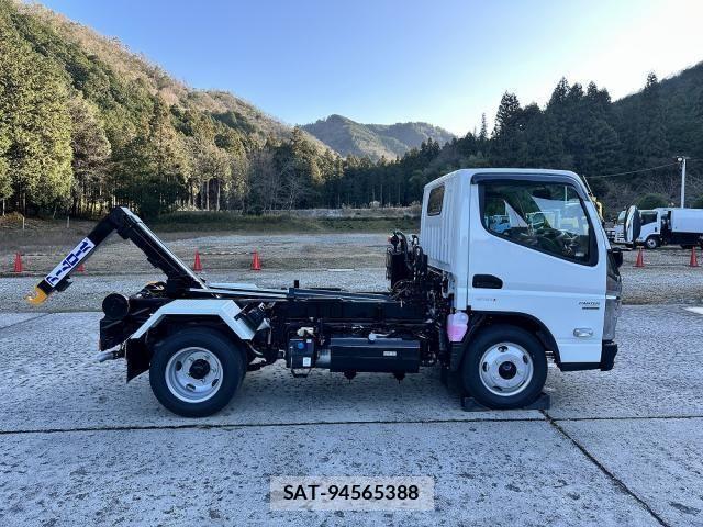 Mitsubishi CANTER 2025-11 4588385-4
