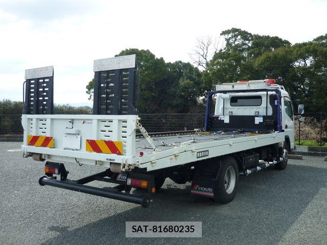 Mitsubishi CANTER 2021-04 4588372-12