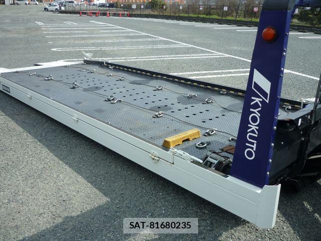 Mitsubishi CANTER 2021-04 4588372-17