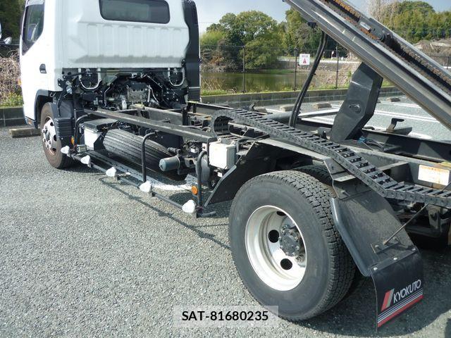 Mitsubishi CANTER 2021-04 4588372-20