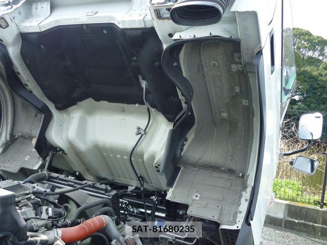 Mitsubishi CANTER 2021-04 4588372-22