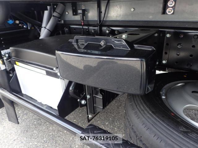 Mitsubishi CANTER 2025-12 4588406-10