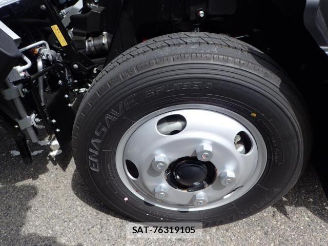 Mitsubishi CANTER 2025-12 4588406-25