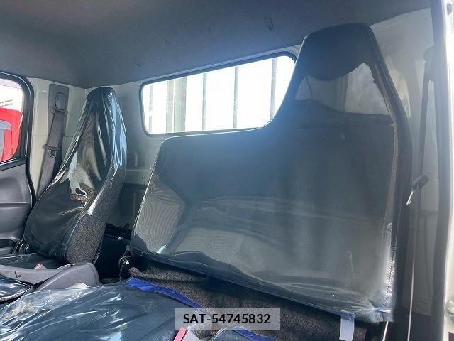Mitsubishi CANTER 2013-12 4588509-22