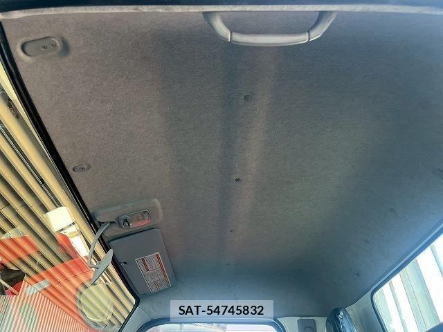 Mitsubishi CANTER 2013-12 4588509-23