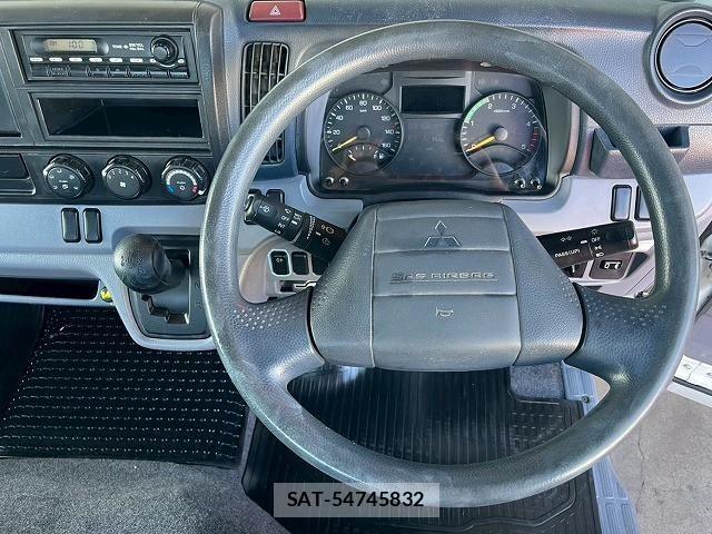 Mitsubishi CANTER 2013-12 4588509-24