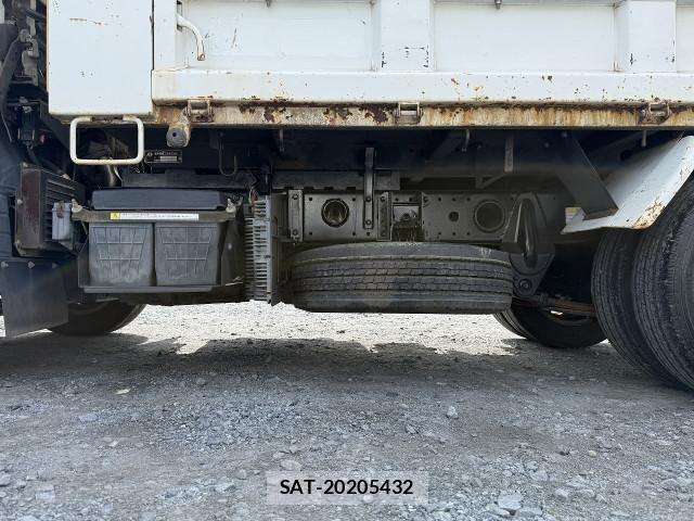 Mitsubishi CANTER 2013-11 4588540-11