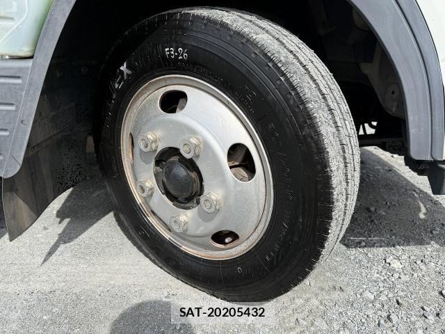 Mitsubishi CANTER 2013-11 4588540-13