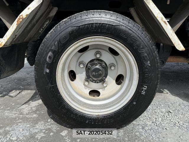 Mitsubishi CANTER 2013-11 4588540-14