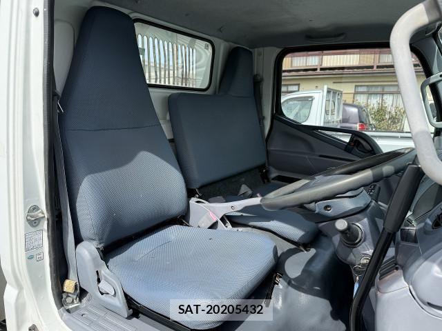 Mitsubishi CANTER 2013-11 4588540-15