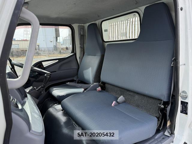 Mitsubishi CANTER 2013-11 4588540-18