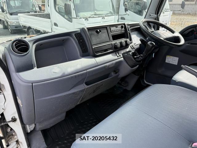 Mitsubishi CANTER 2013-11 4588540-19