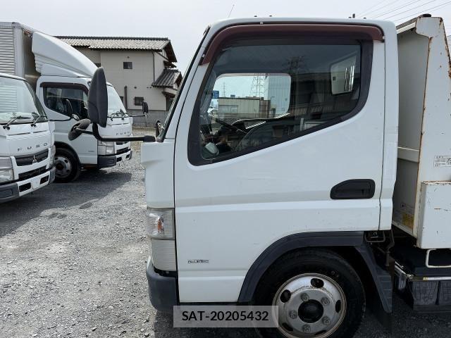 Mitsubishi CANTER 2013-11 4588540-20