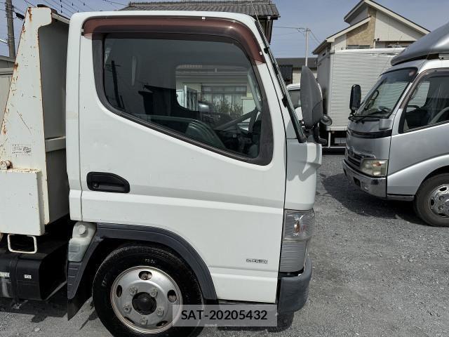 Mitsubishi CANTER 2013-11 4588540-23