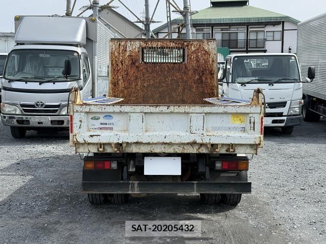 Mitsubishi CANTER 2013-11 4588540-26