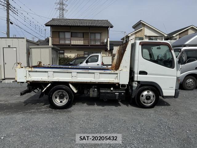 Mitsubishi CANTER 2013-11 4588540-5