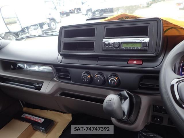 Mitsubishi CANTER 2025-12 4588444-13