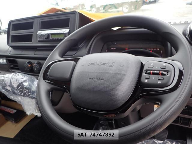 Mitsubishi CANTER 2025-12 4588444-16