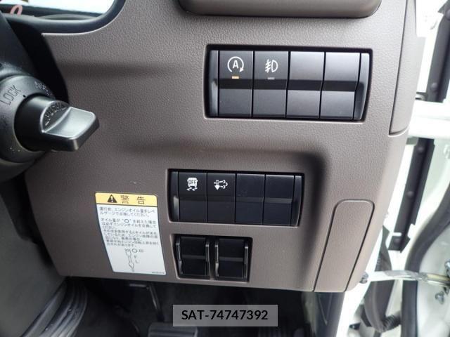 Mitsubishi CANTER 2025-12 4588444-19