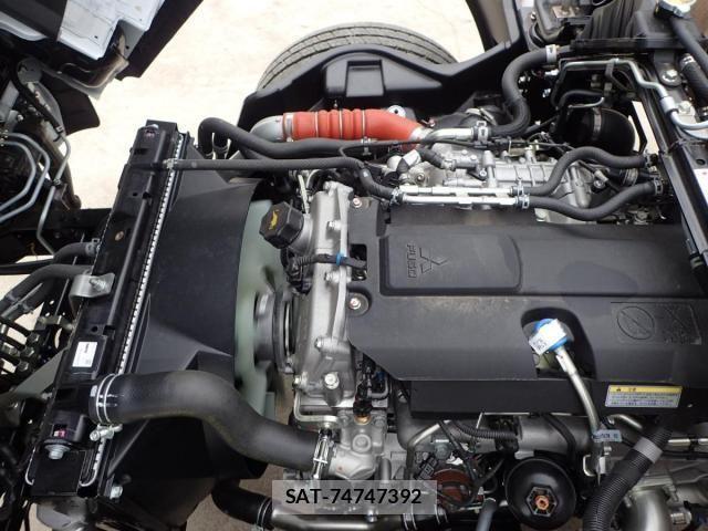 Mitsubishi CANTER 2025-12 4588444-24