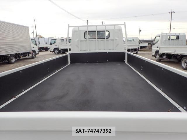 Mitsubishi CANTER 2025-12 4588444-5