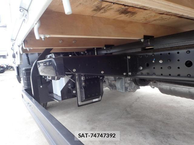 Mitsubishi CANTER 2025-12 4588444-7