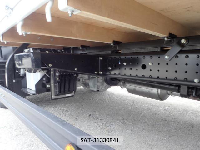Mitsubishi CANTER 2025-12 4588428-10